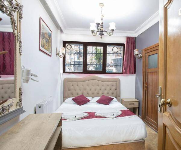 Le Petite Maison Hotel