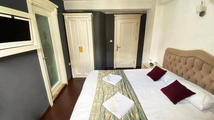Le Petite Maison Hotel