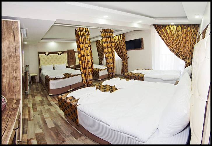 The Queen Hotel