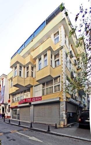 The Queen Hotel