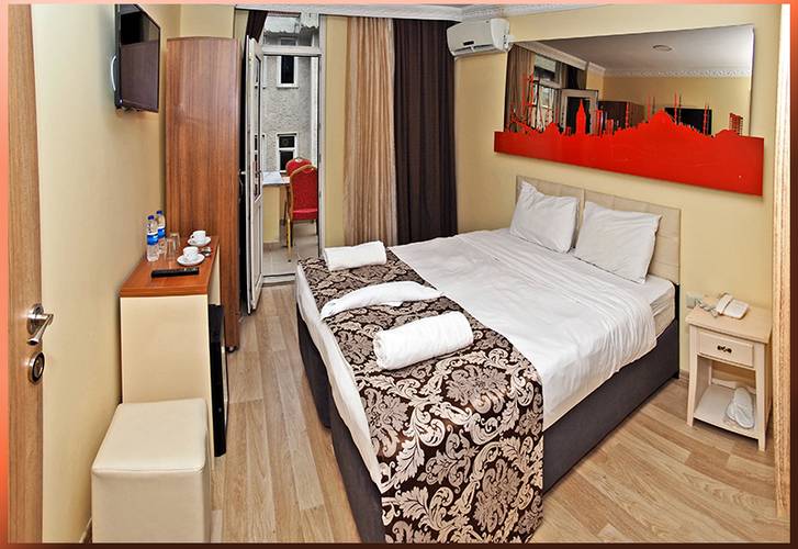 The Queen Hotel