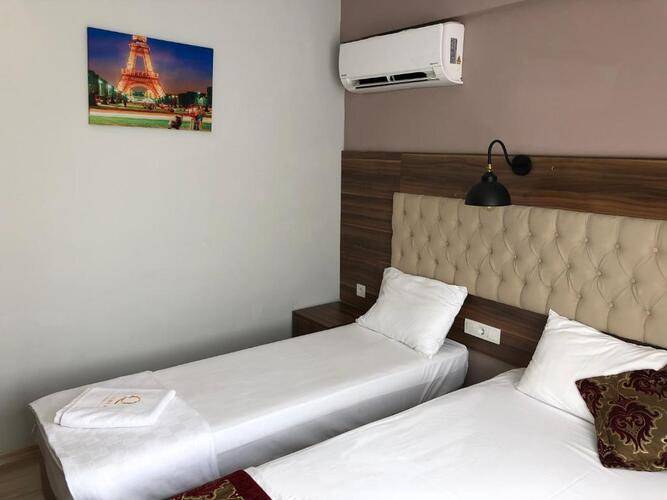 The Reina Hotel