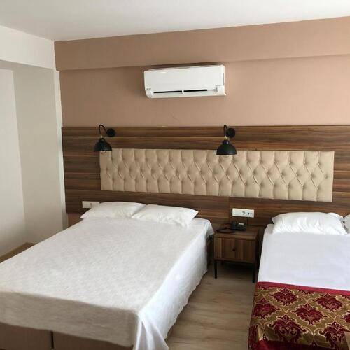 The Reina Hotel