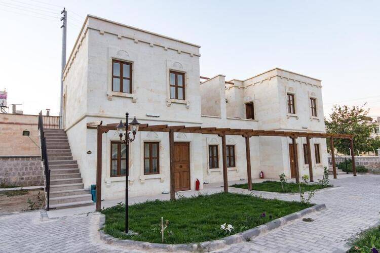 Empire Cave Hotel
