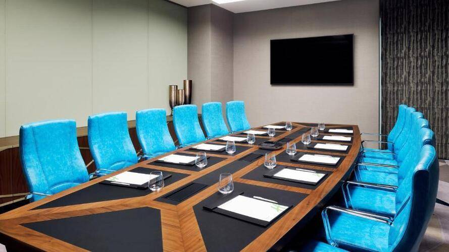 Holiday Inn Dubai Al Maktoum Airport