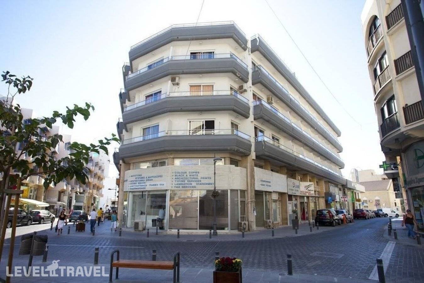 Отель Les Palmiers Petrou Apartments — Ларнака, Кипр