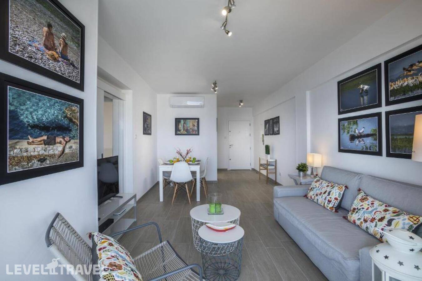 Mackenzie Zoe Seafront Suite