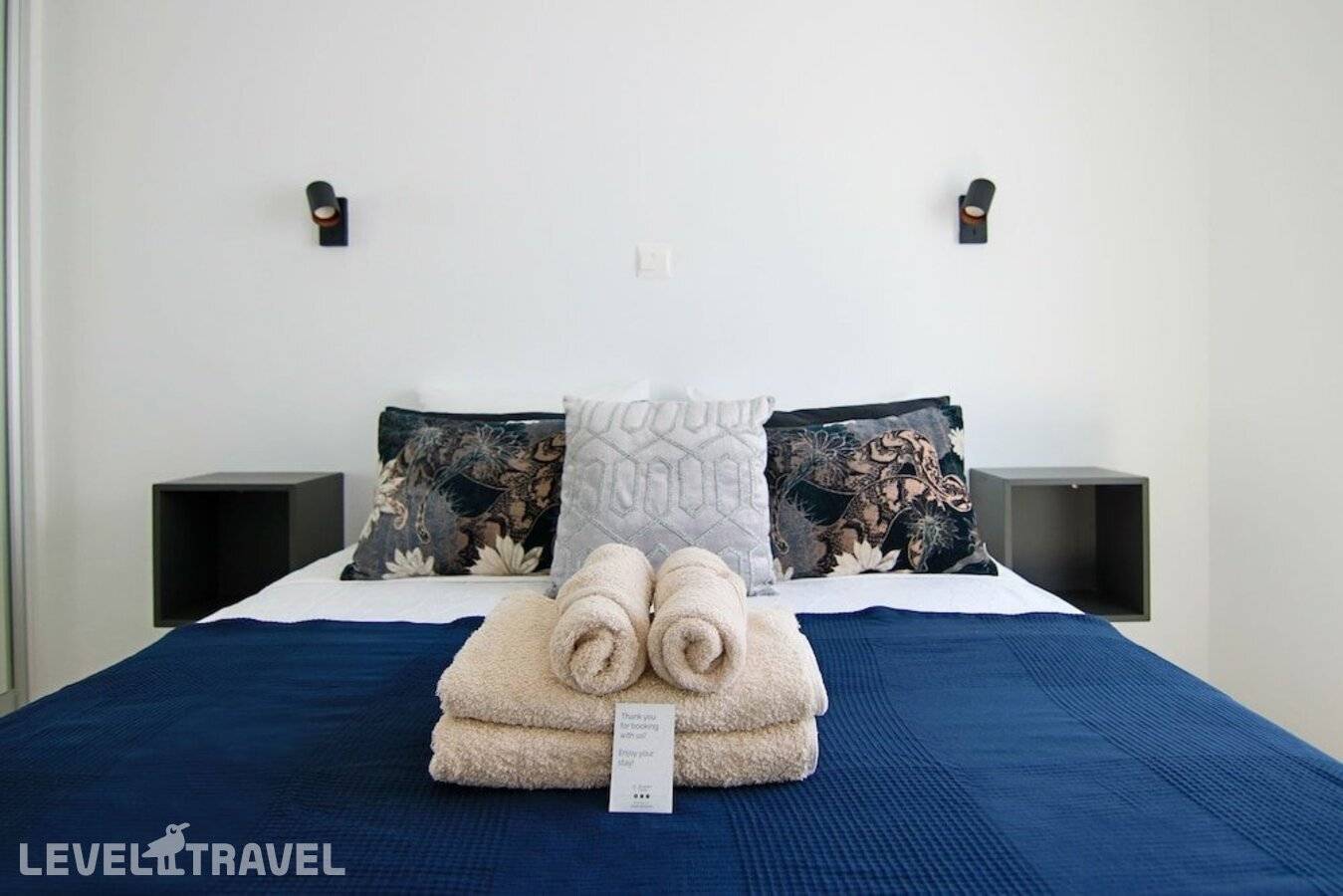 Phaedrus Living: Seaside Luxury Flat Lighthouse 62