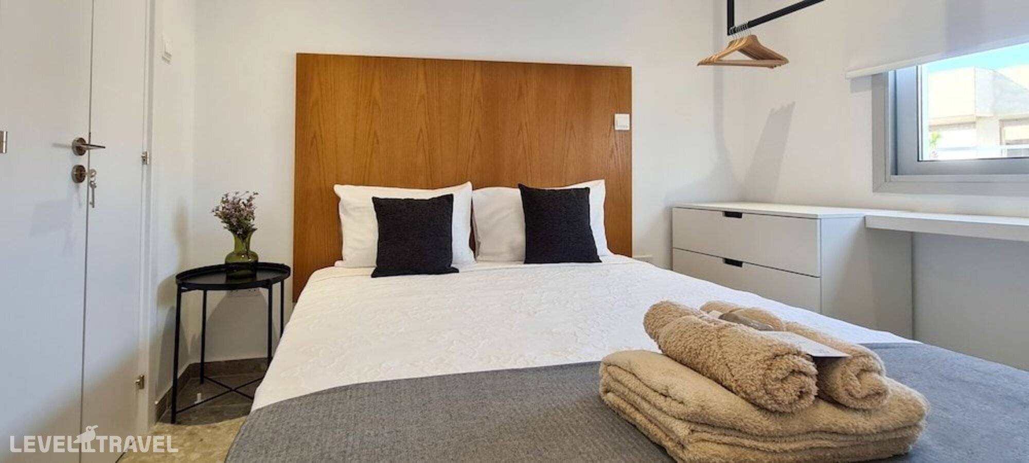 Phaedrus Living: Seaside Luxury Flat Lighthouse 69