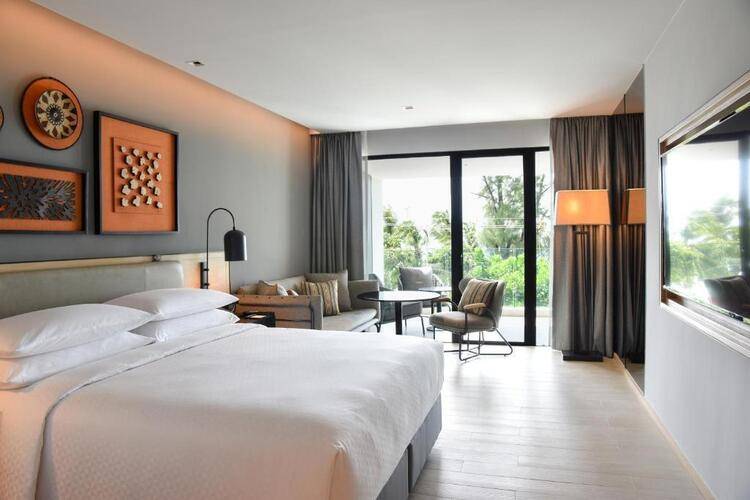 Four Points by Sheraton Phuket Patong Beach Resort