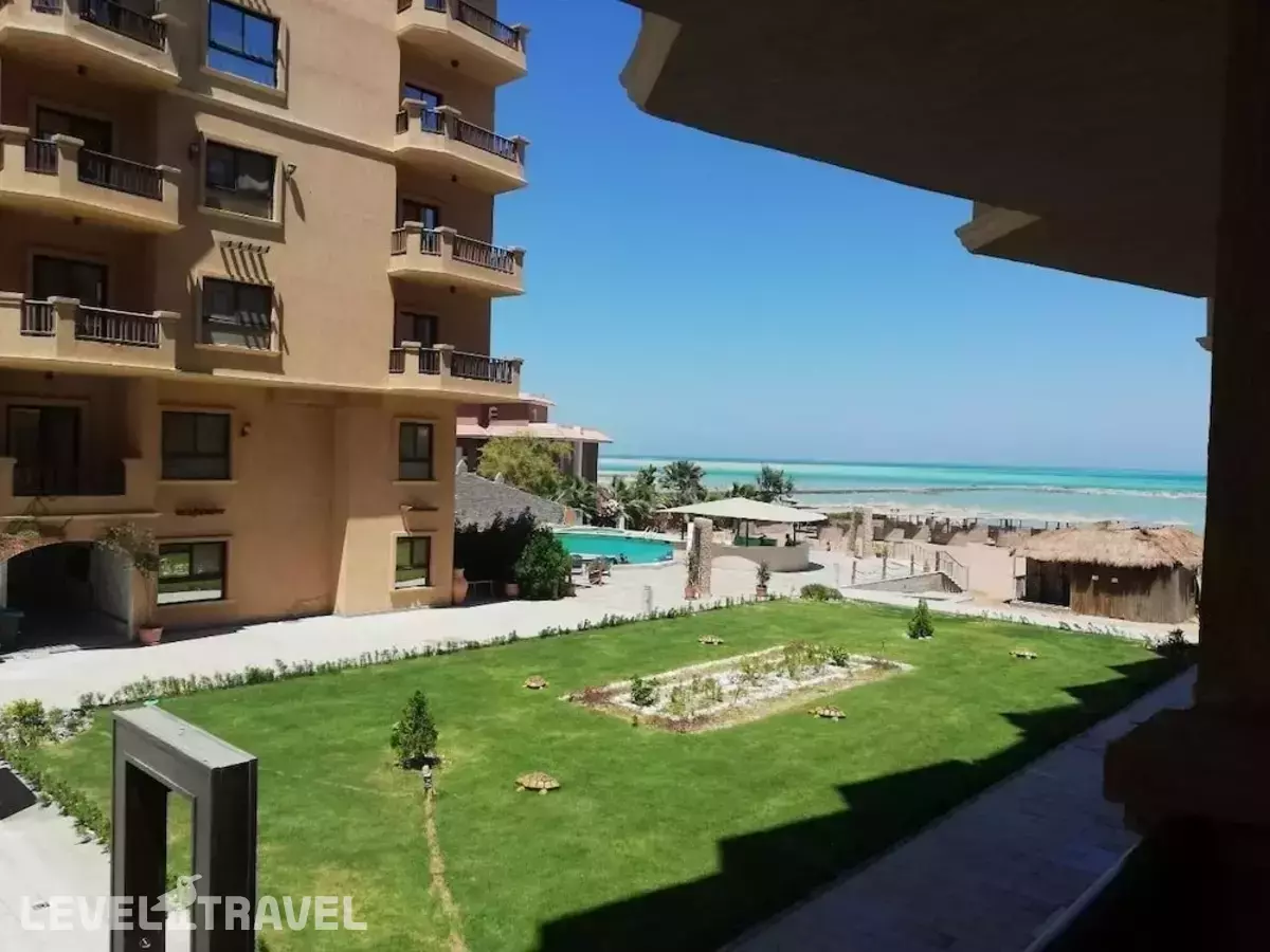 2 Bedrooms Apartment Pool & Sea View