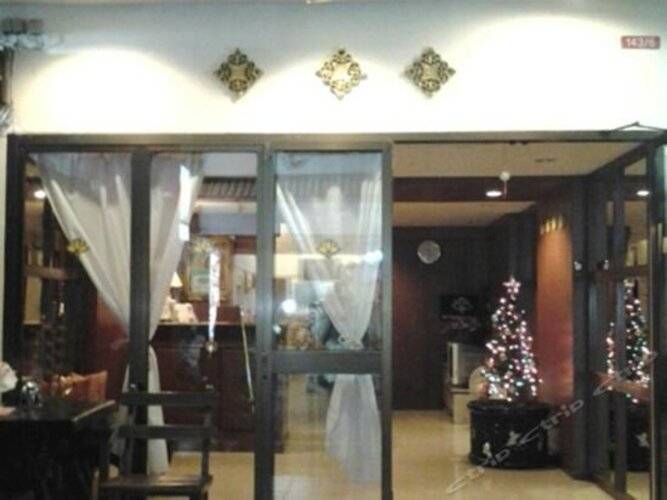 Le Tanjong House