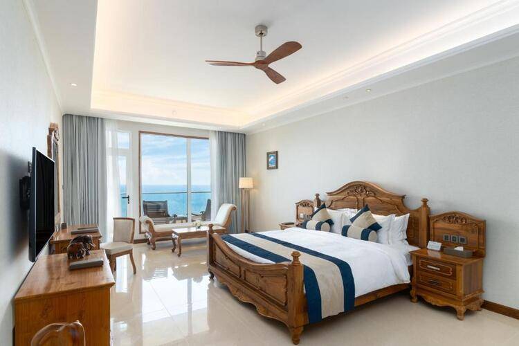 Araliya Beach Resort & Spa