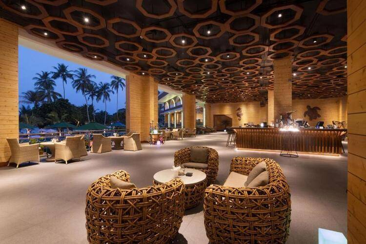 Araliya Beach Resort & Spa