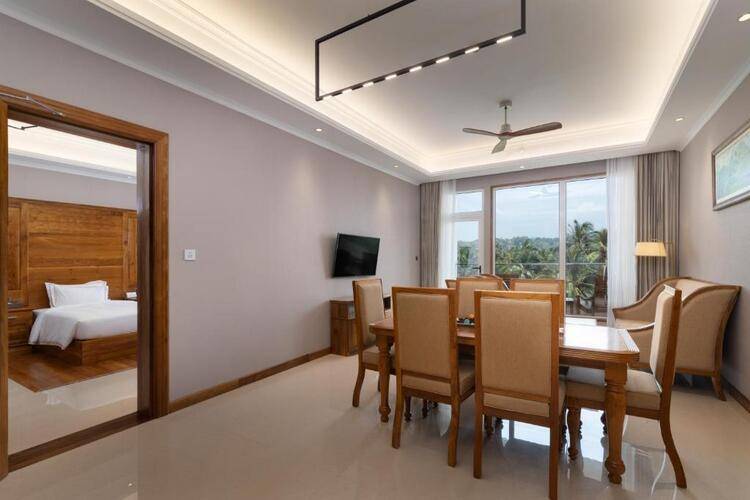 Araliya Beach Resort & Spa