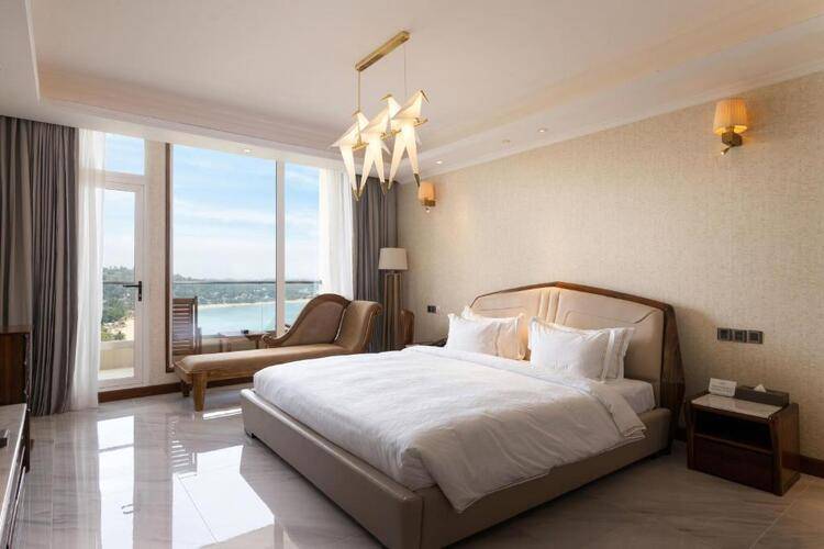 Araliya Beach Resort & Spa