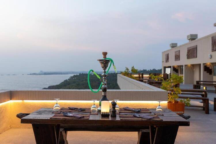 Araliya Beach Resort & Spa