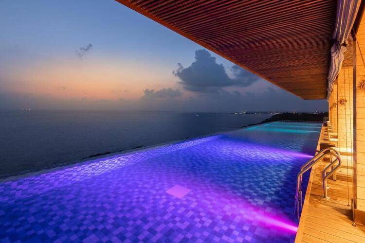 Araliya Beach Resort & Spa