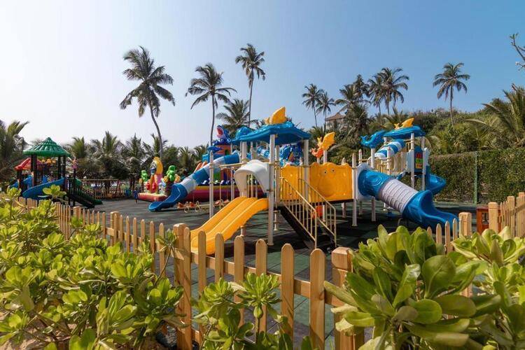 Araliya Beach Resort & Spa