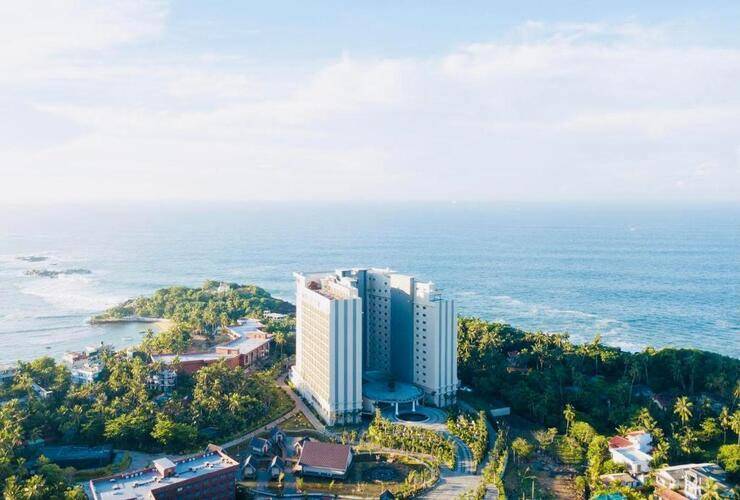 Araliya Beach Resort & Spa