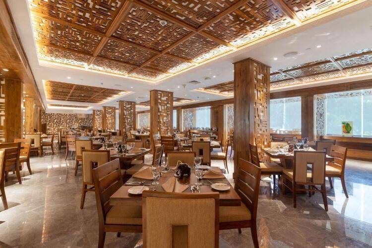 Araliya Beach Resort & Spa