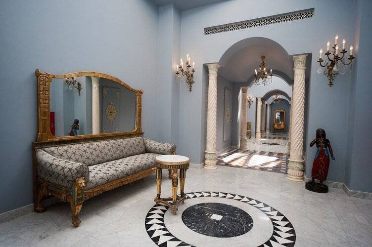 La Maison Bleue (Adults Only 18+)