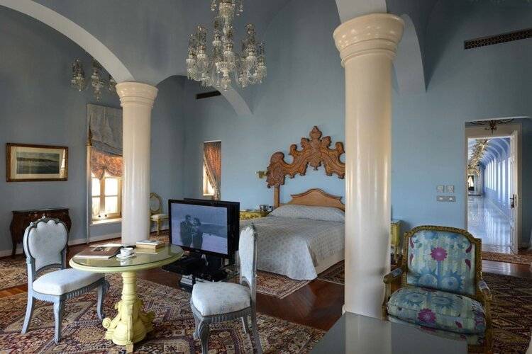 La Maison Bleue (Adults Only 18+)