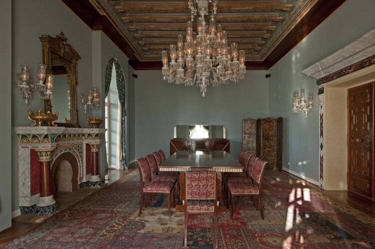 La Maison Bleue (Adults Only 18+)