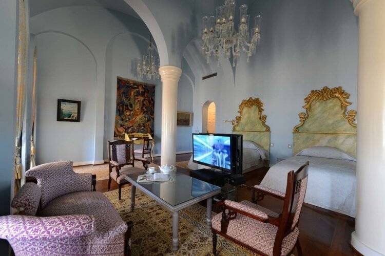 La Maison Bleue (Adults Only 18+)