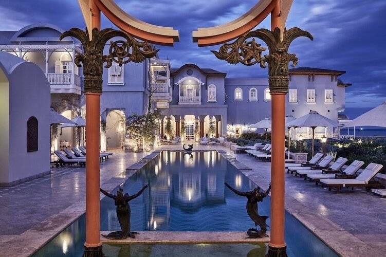 La Maison Bleue (Adults Only 18+)