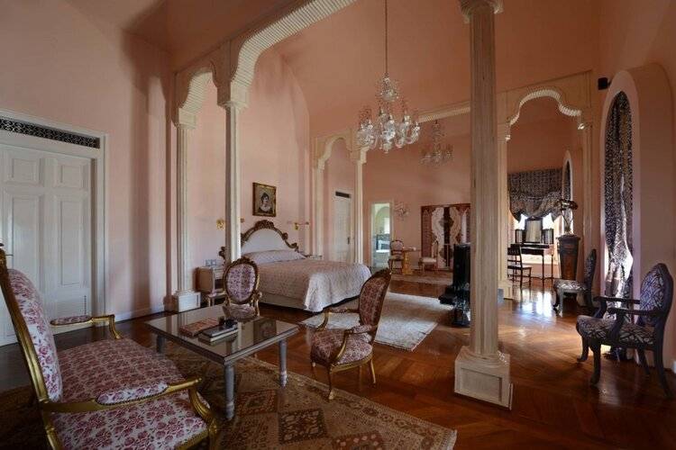 La Maison Bleue (Adults Only 18+)