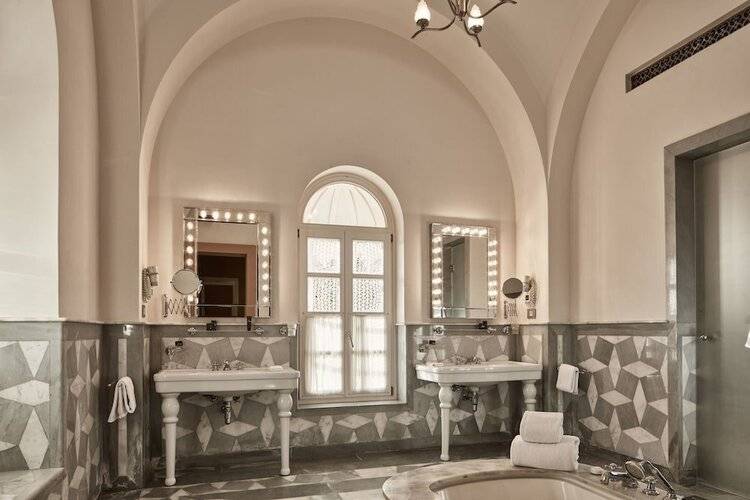 La Maison Bleue (Adults Only 18+)