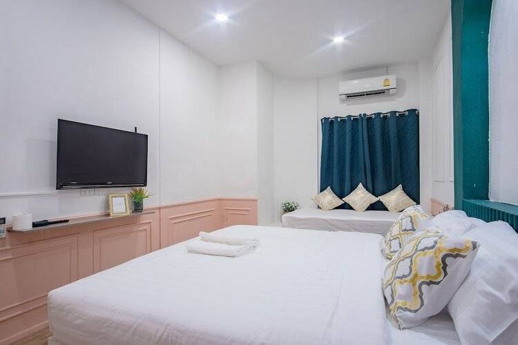 Isara Boutique Hotel and Cafe