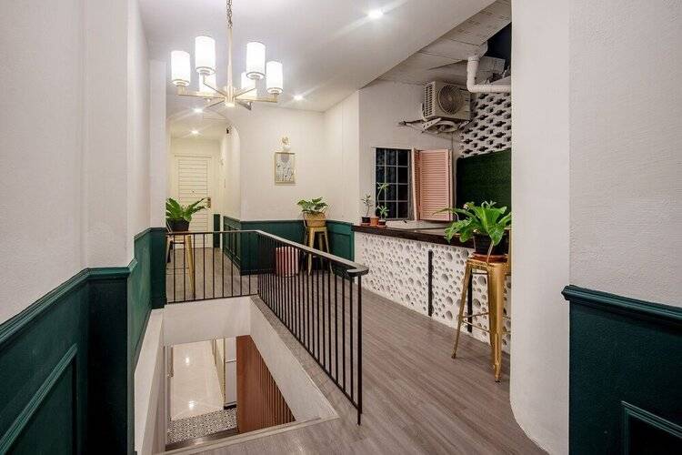 Isara Boutique Hotel and Cafe