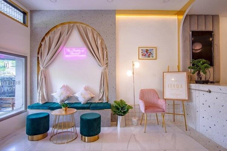 Isara Boutique Hotel and Cafe