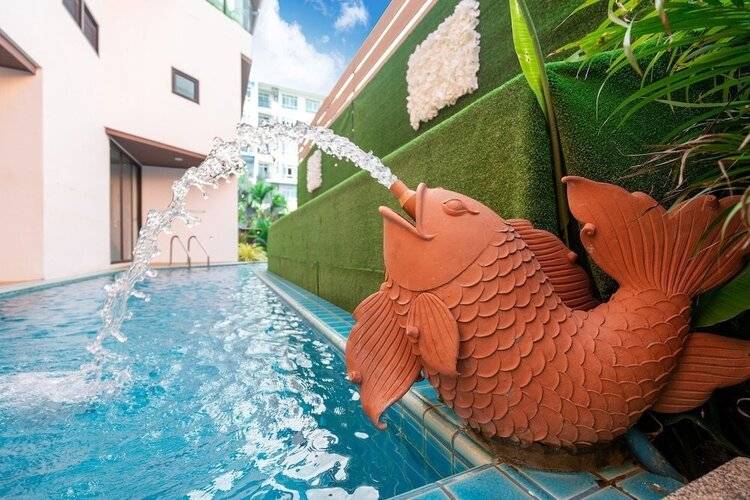 The Thames Pool Access Resort