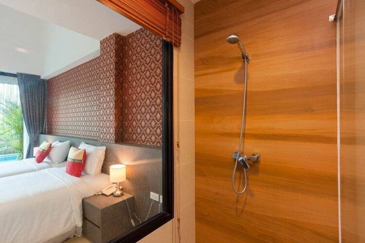 The Thames Pool Access Resort