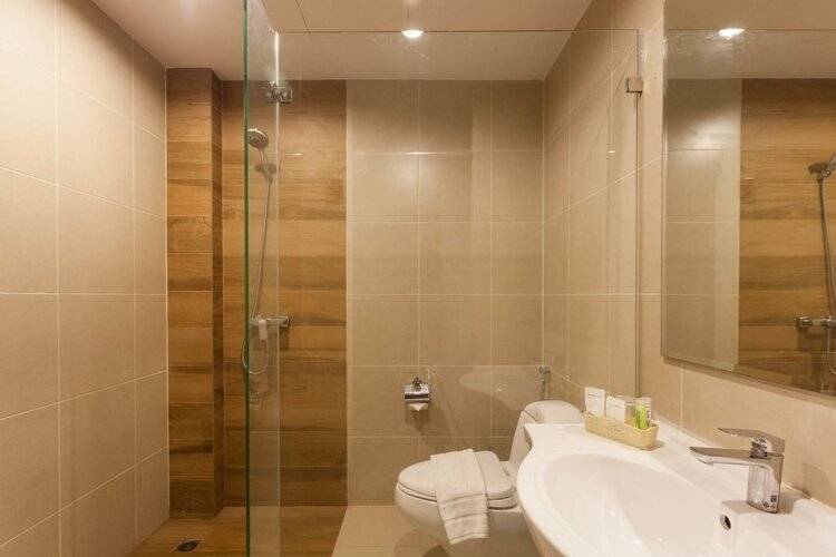 The Thames Pool Access Resort