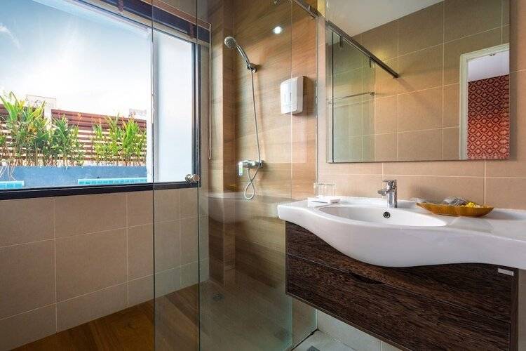 The Thames Pool Access Resort