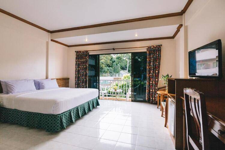 Kata Sun Beach Inn