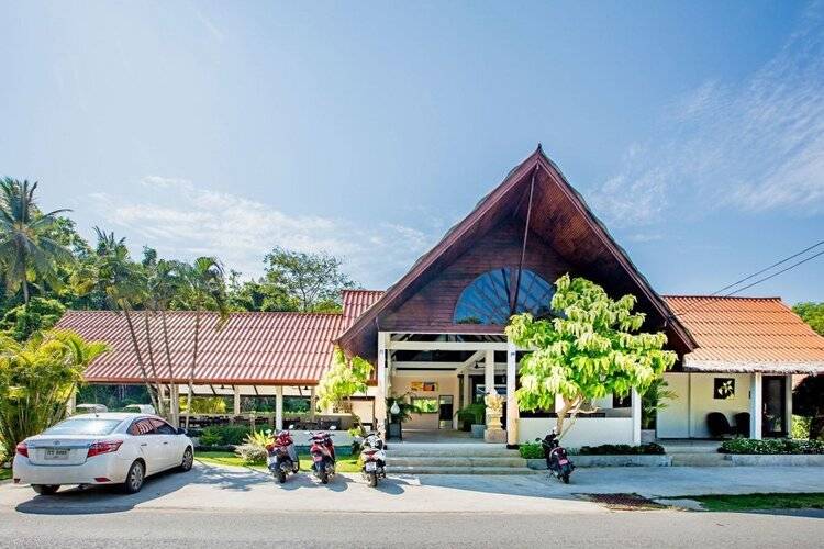 Naiharn Beach Resort