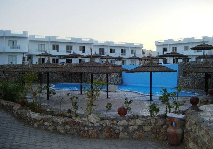 Carlton Luxury Resort