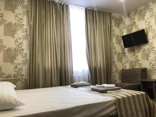 Rich Hotel