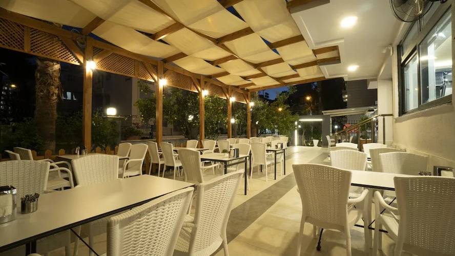 Opera Suites Apart Hotel