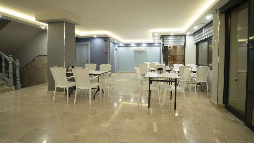 Opera Suites Apart Hotel
