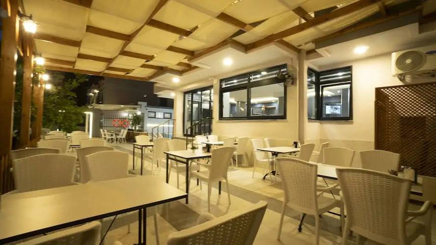 Opera Suites Apart Hotel