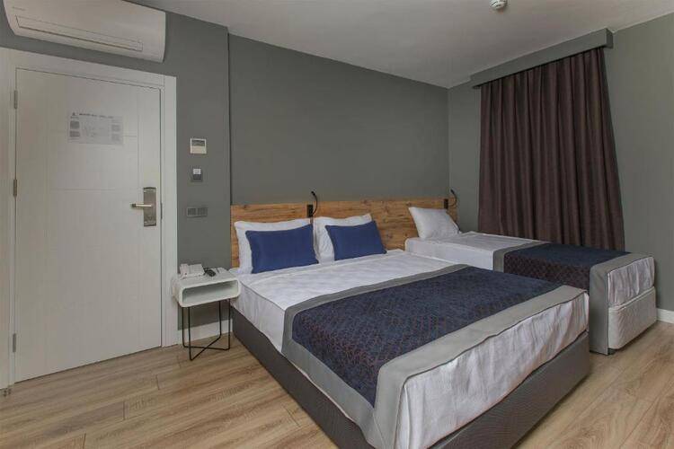 Pure Blanche Hotel