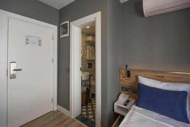 Pure Blanche Hotel