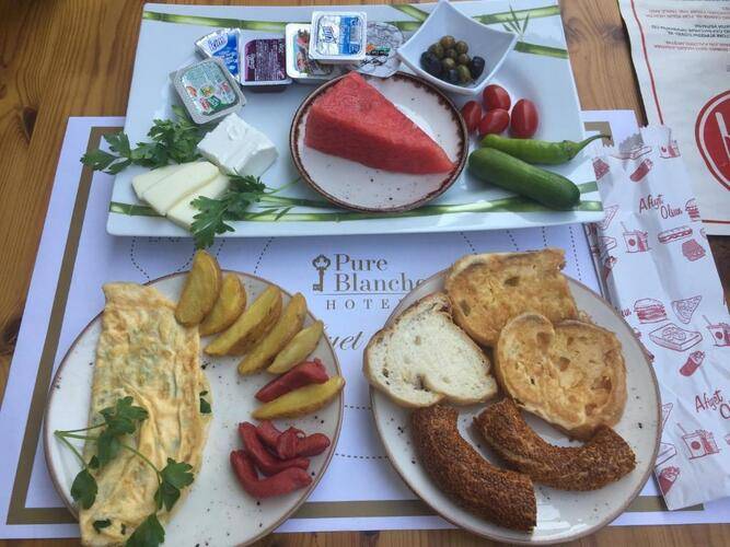 Pure Blanche Hotel