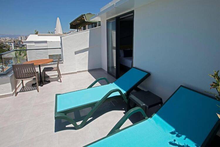 Pure Blanche Hotel